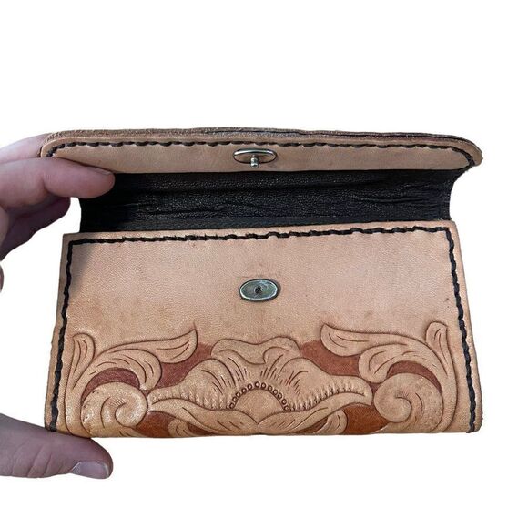 Vintage Hand Tooled Brown Tan Leather Floral Kiss Lock Western Boho Wallet - Picture 5 of 9